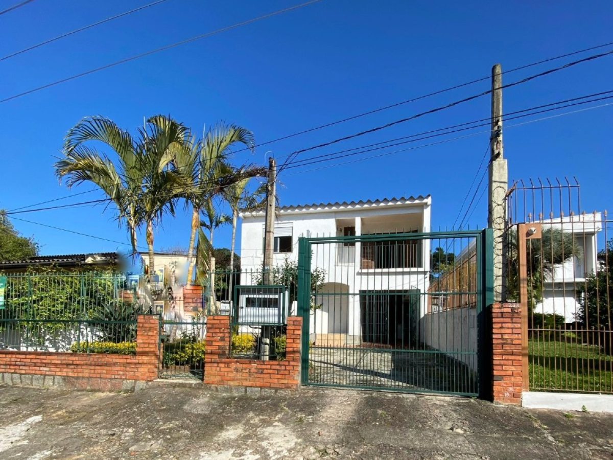 Casa à venda com 238m², 4 quartos, 4 vagas no bairro Protásio Alves em Porto Alegre - Foto 1