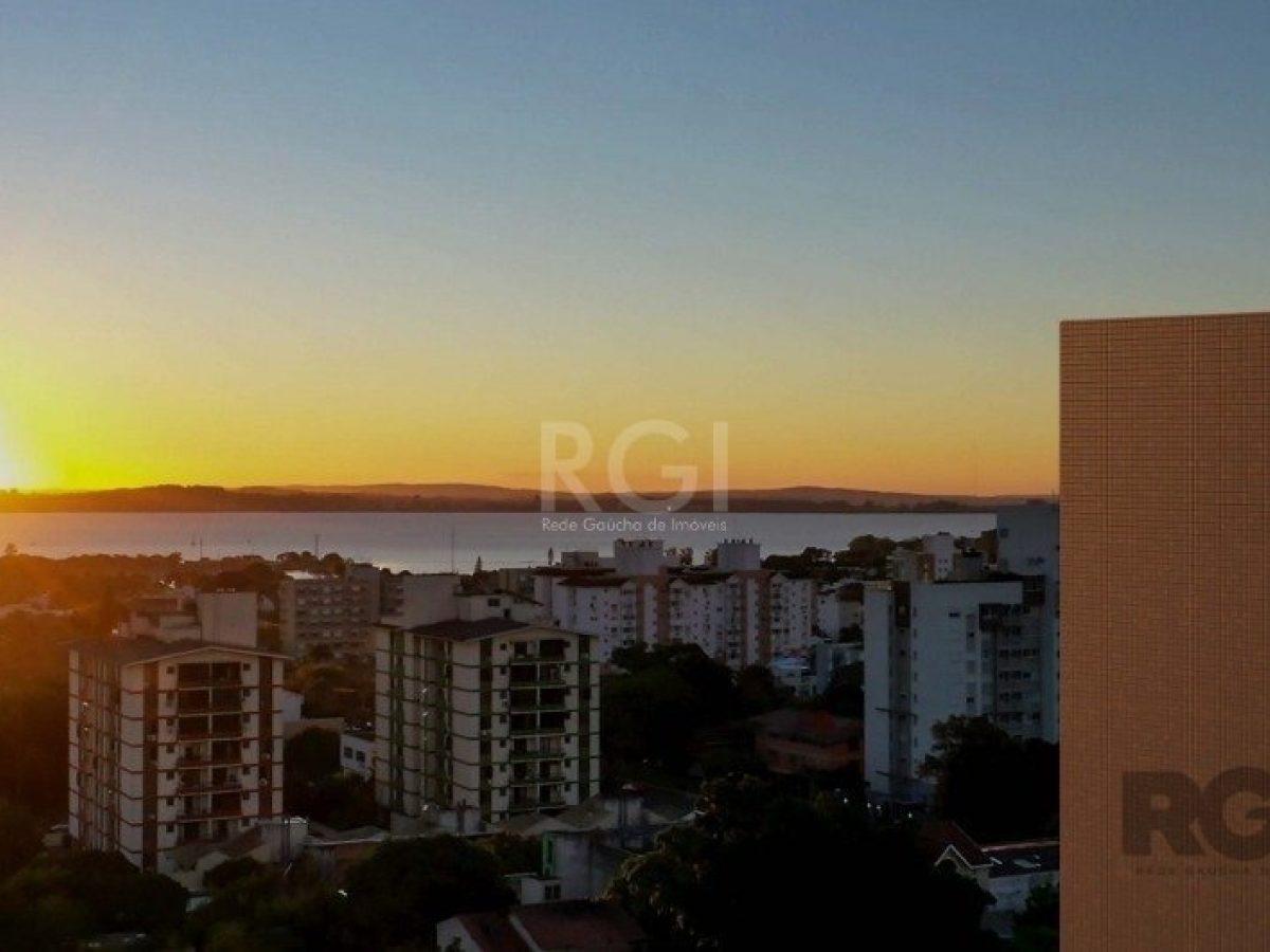 Apartamento à venda com 143m², 3 quartos, 1 suíte, 2 vagas no bairro Tristeza em Porto Alegre - Foto 1