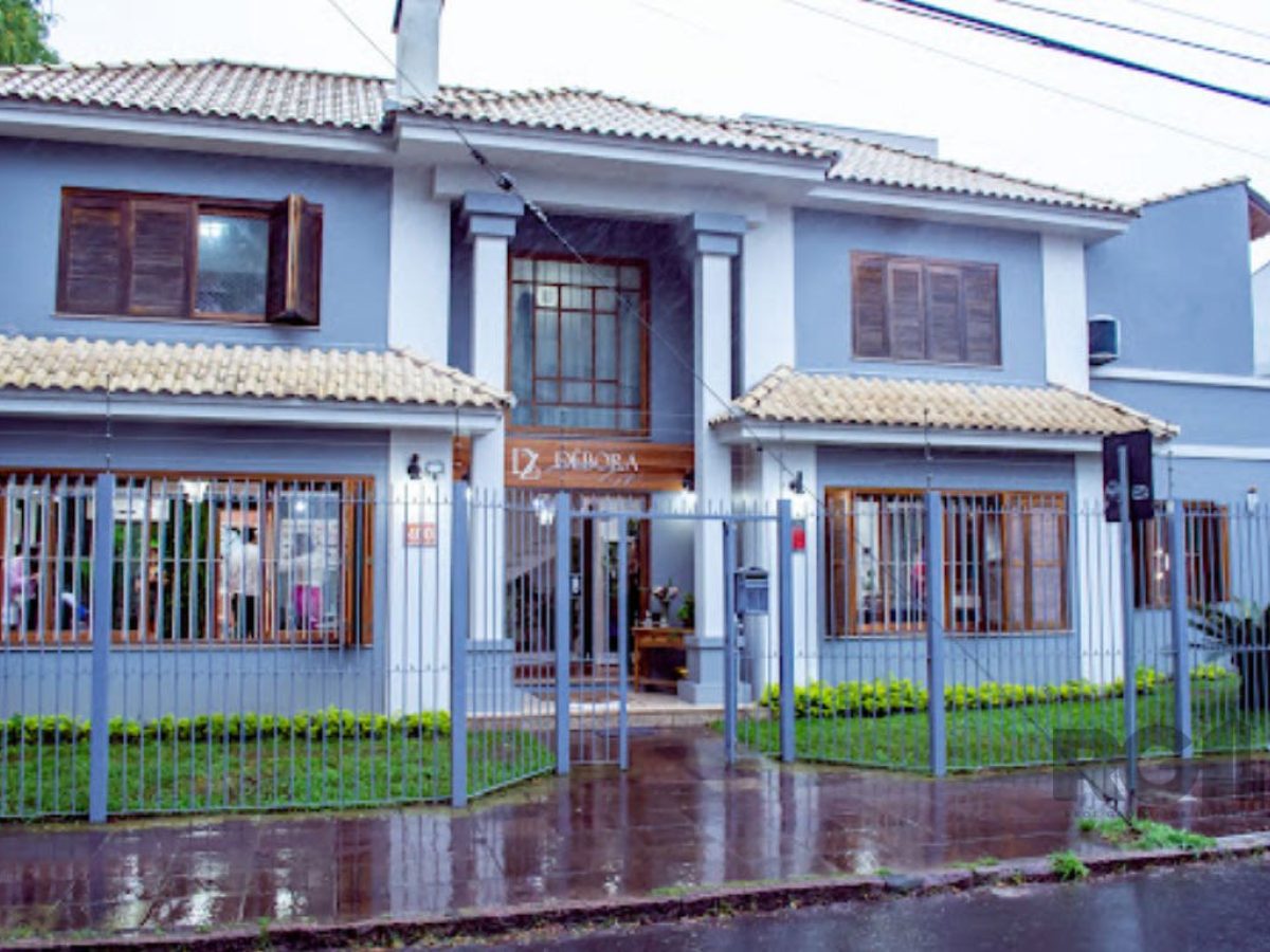 Casa à venda com 200m², 4 quartos, 2 suítes, 4 vagas no bairro Santana em Porto Alegre - Foto 1