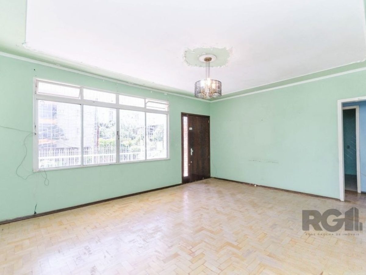 Casa à venda com 318m², 3 quartos, 3 vagas no bairro Santa Tereza em Porto Alegre - Foto 1