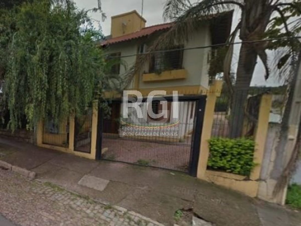 Casa à venda com 200m², 3 quartos, 1 suíte, 3 vagas no bairro Medianeira em Porto Alegre - Foto 1