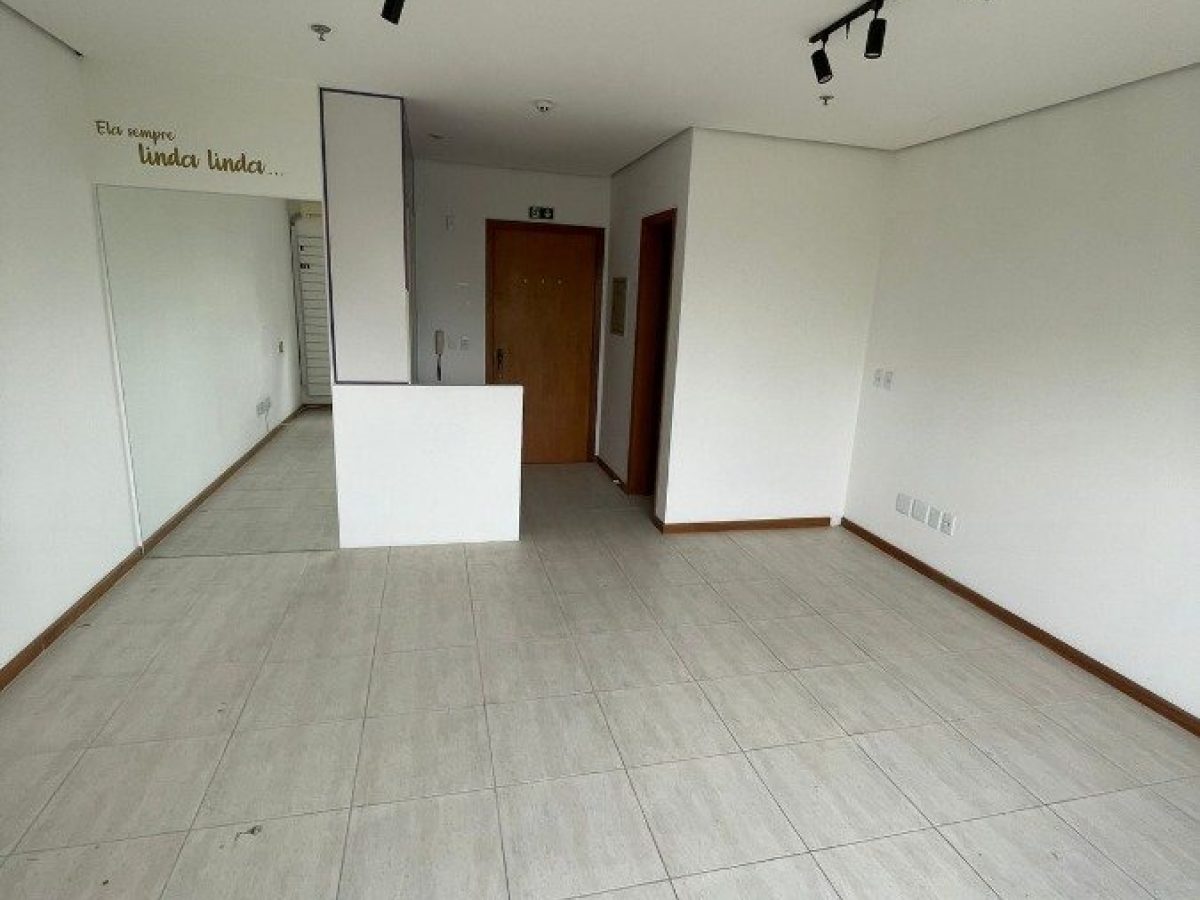 Conjunto/Sala à venda com 42m², 1 vaga no bairro Higienópolis em Porto Alegre - Foto 1