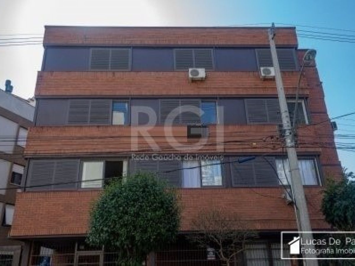 Apartamento à venda com 119m², 3 quartos, 1 suíte, 3 vagas no bairro Floresta em Porto Alegre - Foto 1