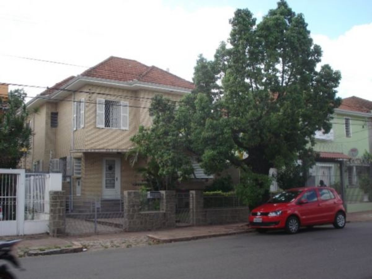 Casa à venda com 280m², 3 quartos, 1 suíte, 2 vagas no bairro Medianeira em Porto Alegre - Foto 1