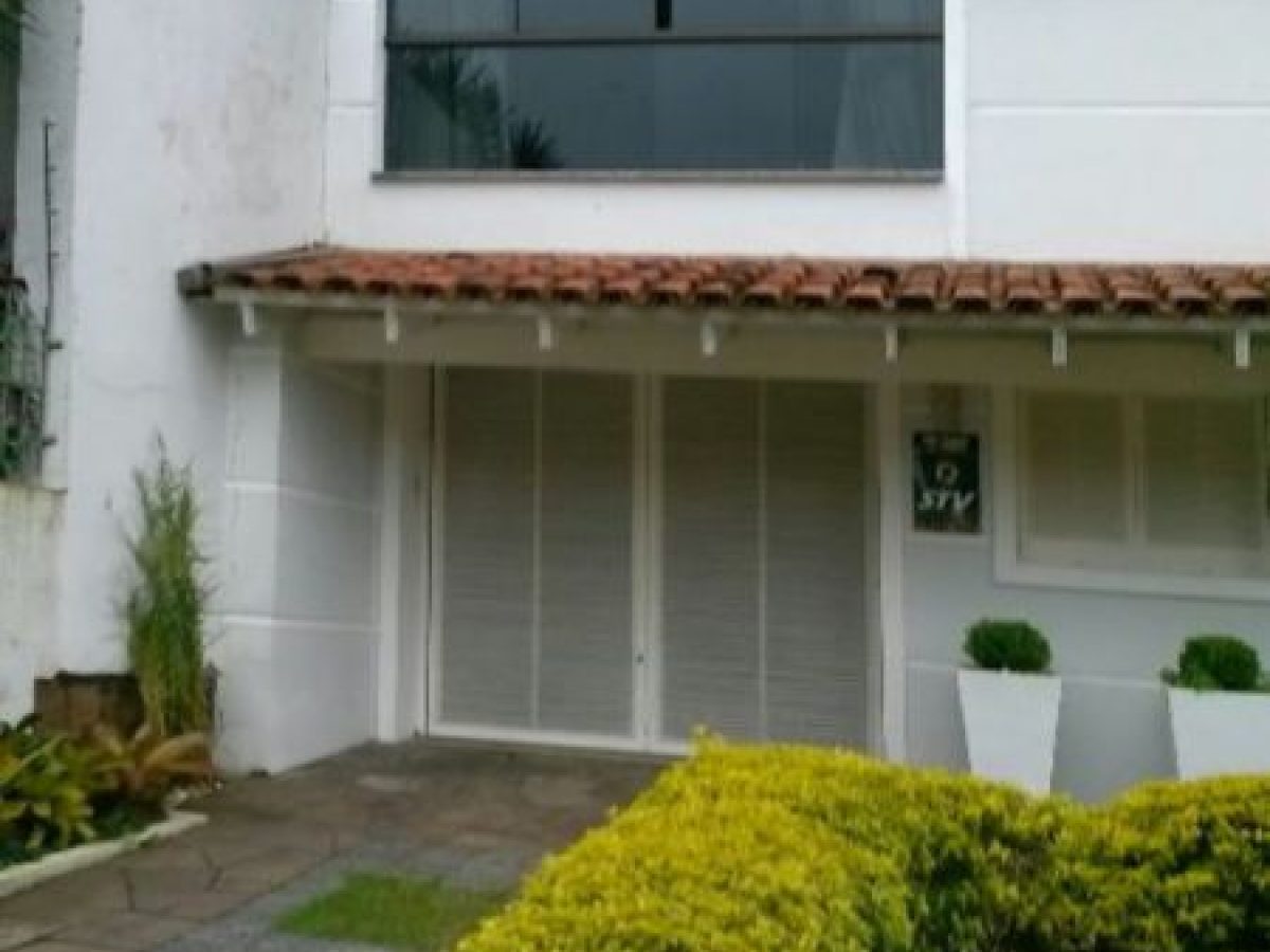 Casa à venda com 300m², 4 quartos, 1 suíte, 4 vagas no bairro Ipanema em Porto Alegre - Foto 1