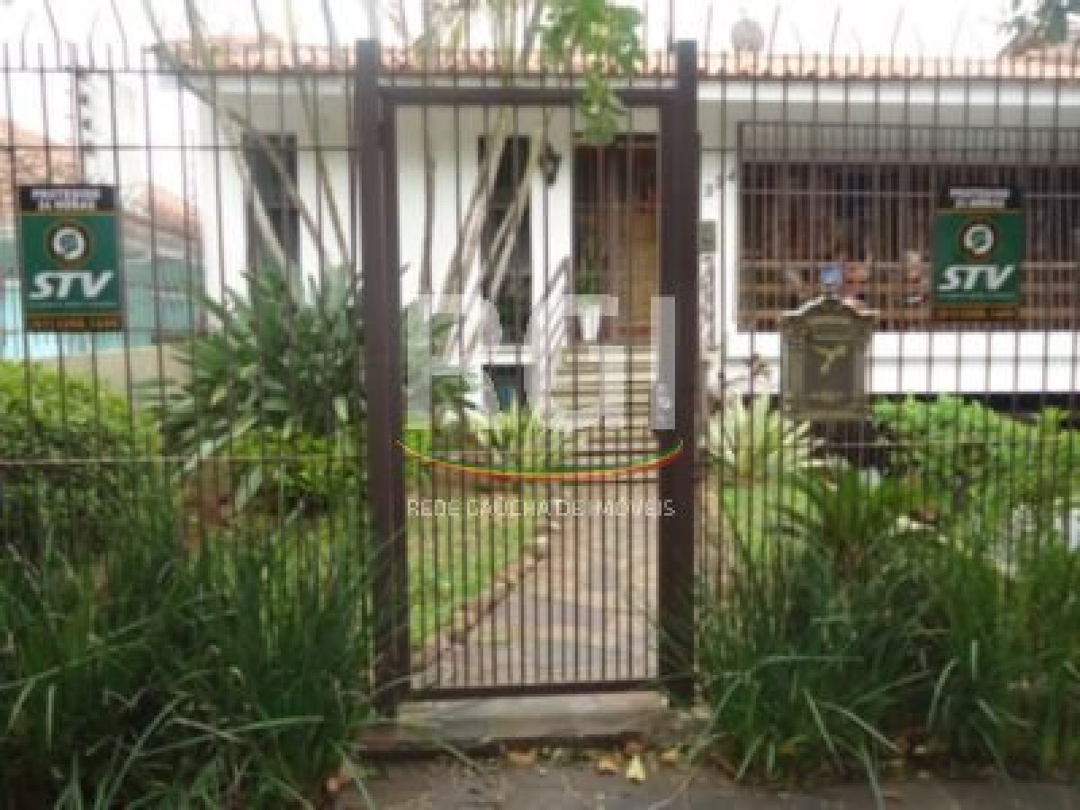 Casa à venda com 330m², 4 quartos, 2 vagas no bairro Glória em Porto Alegre - Foto 1