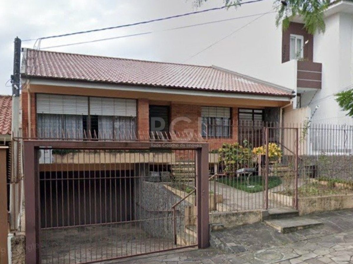 Casa à venda com 259m², 3 quartos, 1 suíte, 3 vagas no bairro Chácara das Pedras em Porto Alegre - Foto 1