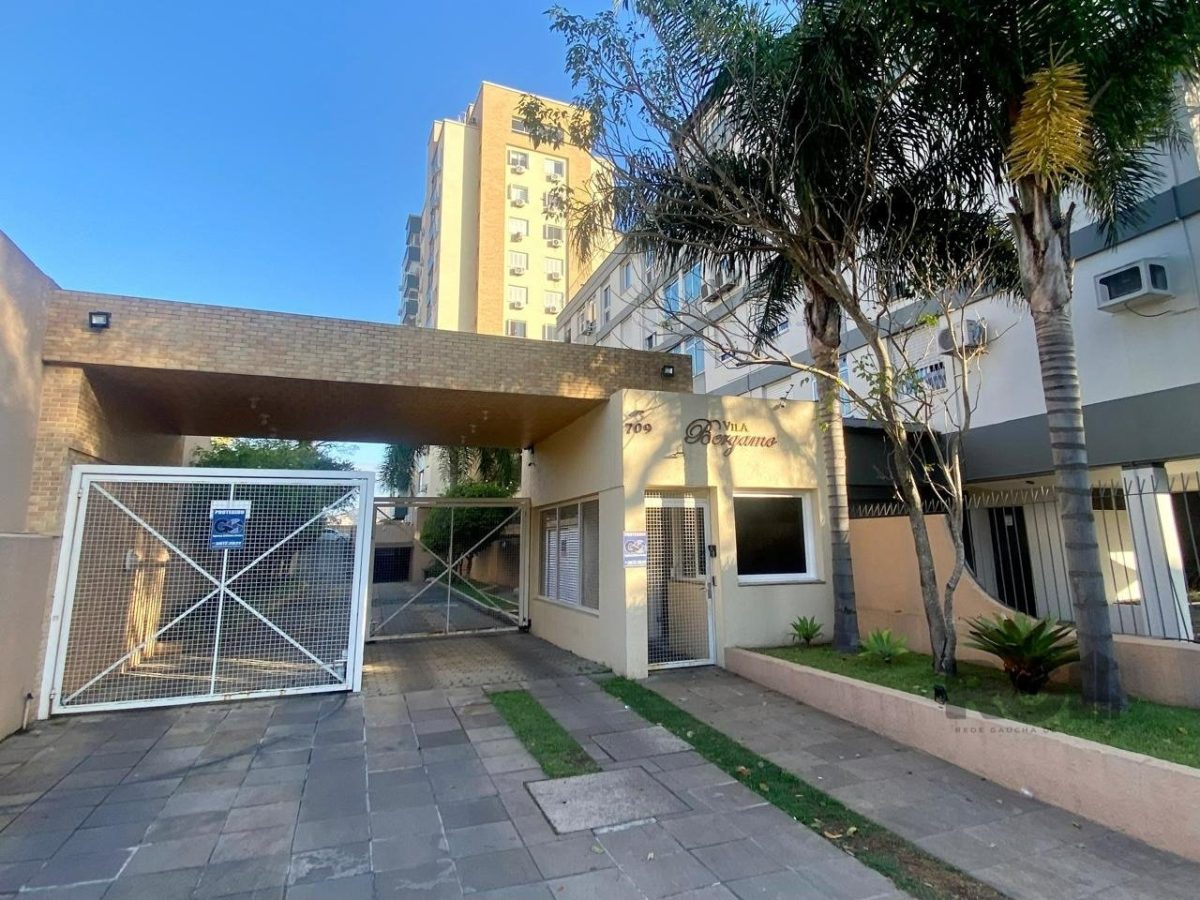 Apartamento à venda com 57m², 2 quartos, 2 vagas no bairro Santana em Porto Alegre - Foto 1