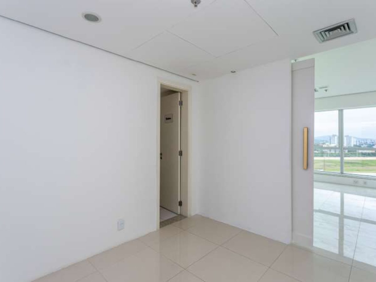 Conjunto/Sala à venda com 42m² no bairro Cristal em Porto Alegre - Foto 1