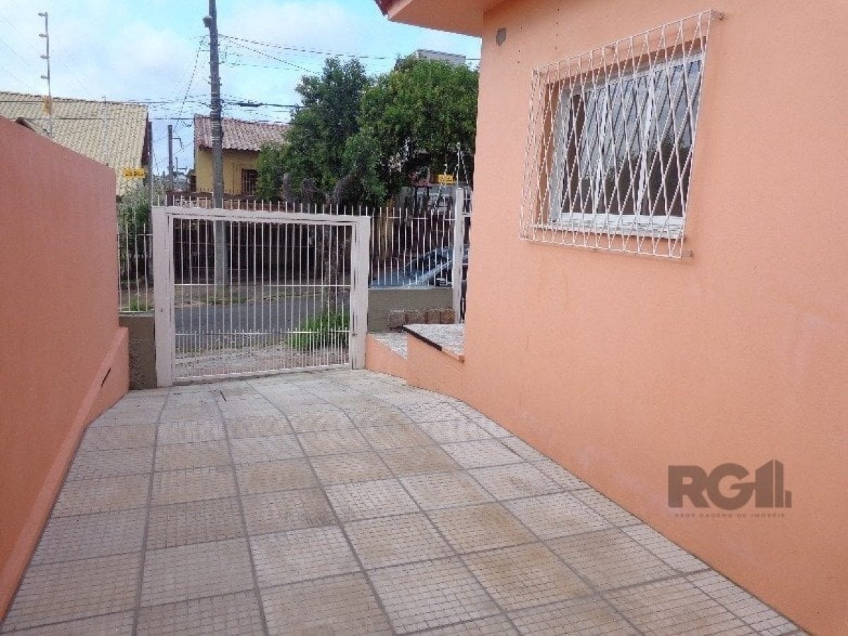 Casa à venda com 80m², 2 quartos, 2 vagas no bairro Vila Ipiranga em Porto Alegre - Foto 1