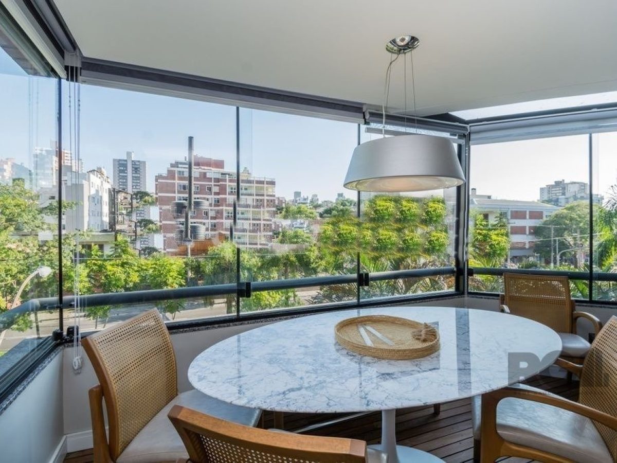 Apartamento à venda com 104m², 2 quartos, 1 vaga no bairro Petrópolis em Porto Alegre - Foto 1