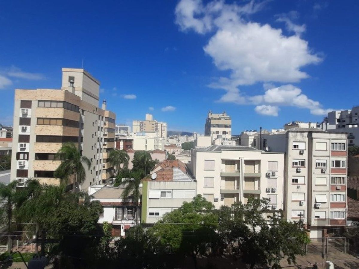 Apartamento à venda com 112m², 3 quartos, 1 suíte, 1 vaga no bairro Santana em Porto Alegre - Foto 1