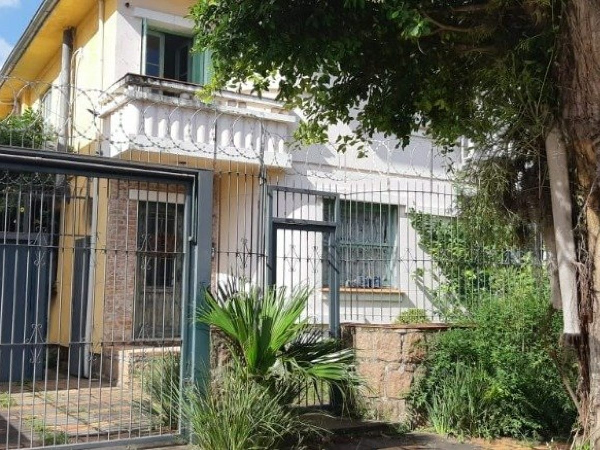 Casa à venda com 300m², 3 quartos, 1 suíte, 6 vagas no bairro São Geraldo em Porto Alegre - Foto 1