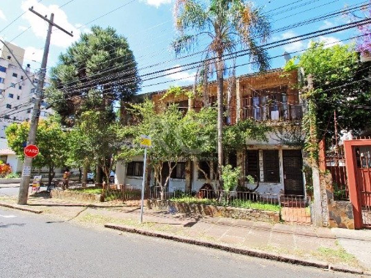 Casa à venda com 450m², 4 quartos, 1 suíte, 6 vagas no bairro Boa Vista em Porto Alegre - Foto 1