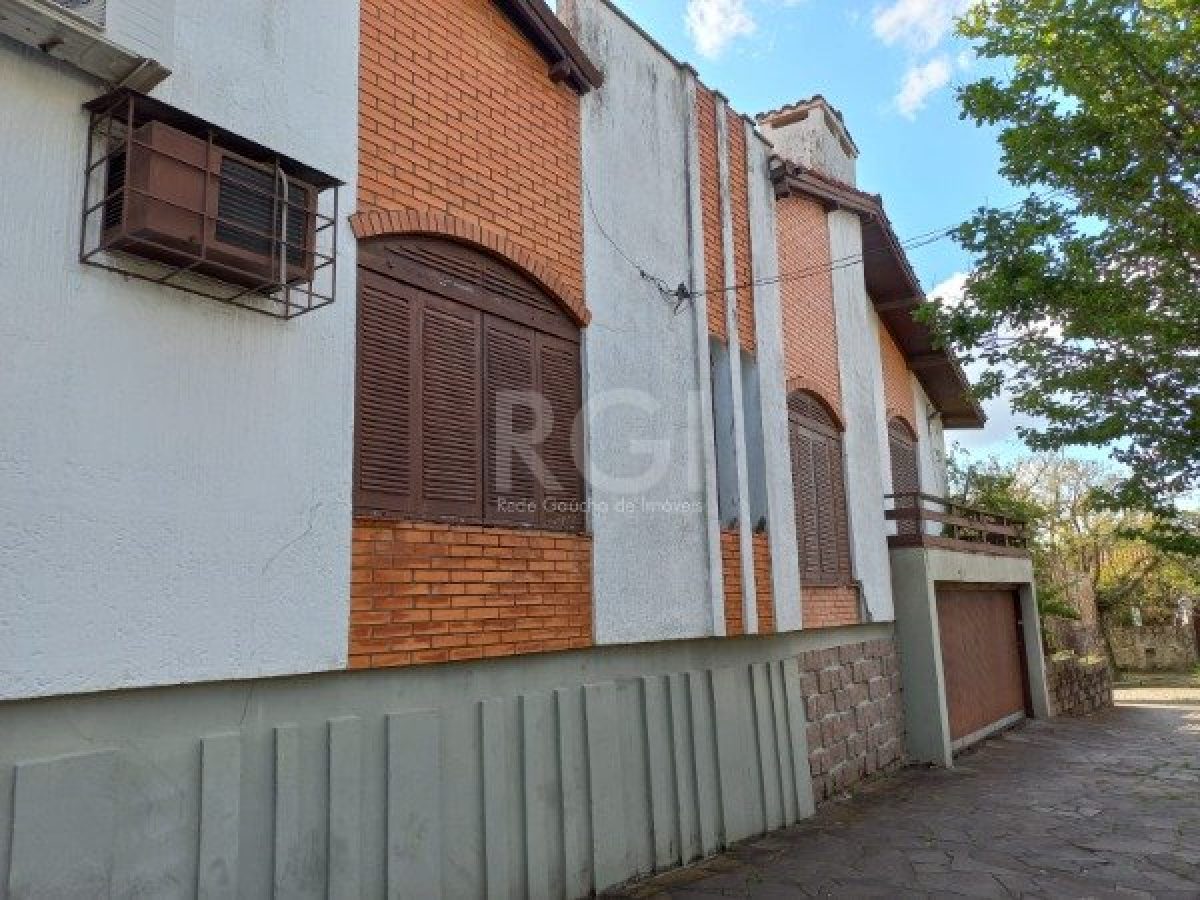 Casa à venda com 369m² no bairro Chácara das Pedras em Porto Alegre - Foto 1