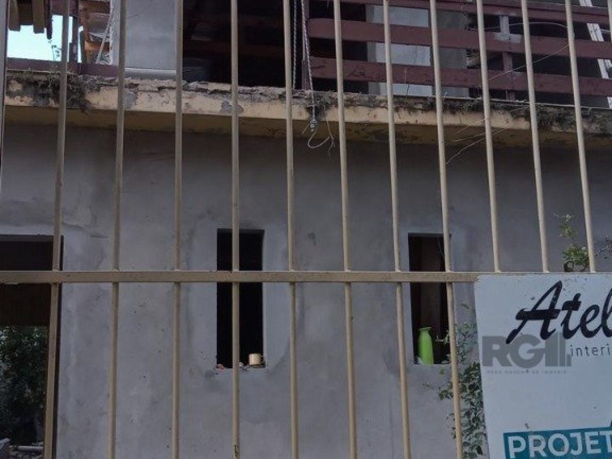 Casa à venda com 200m², 3 quartos, 2 vagas no bairro Passo d'Areia em Porto Alegre - Foto 1