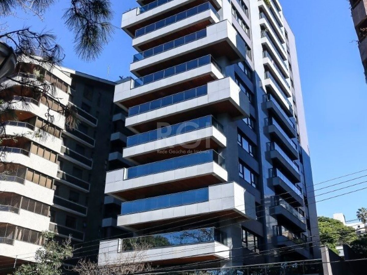 Apartamento à venda com 256m², 3 quartos, 3 suítes, 4 vagas no bairro Moinhos de Vento em Porto Alegre - Foto 1