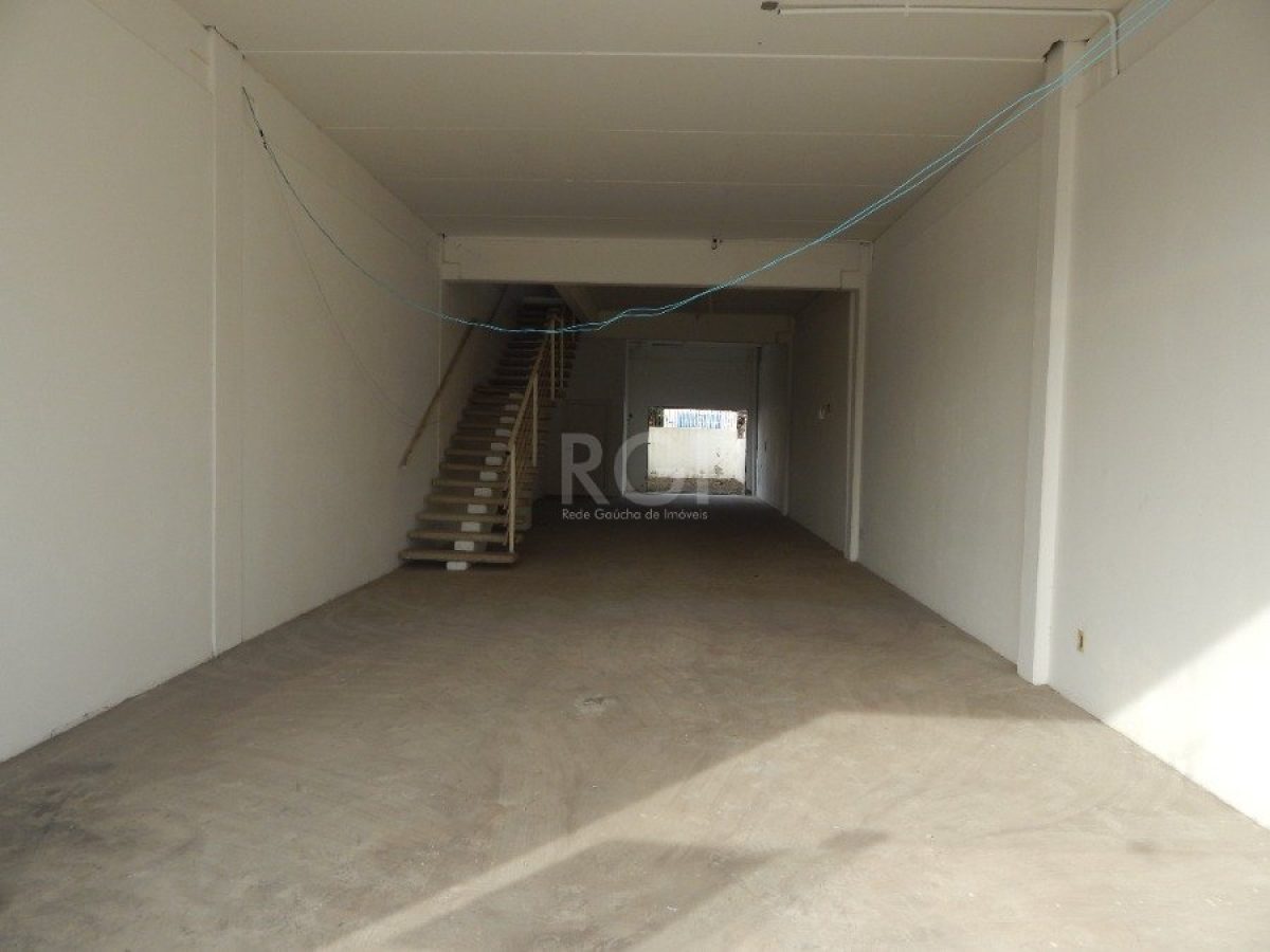 Loja à venda com 27.708m² no bairro Medianeira em Porto Alegre - Foto 1