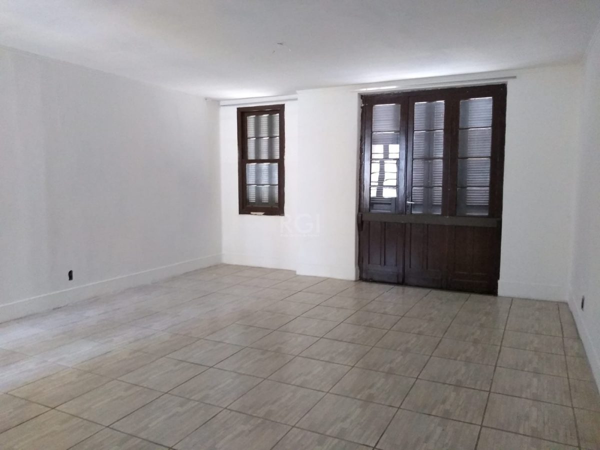 Casa à venda com 124m², 3 quartos, 2 suítes no bairro Santana em Porto Alegre - Foto 1