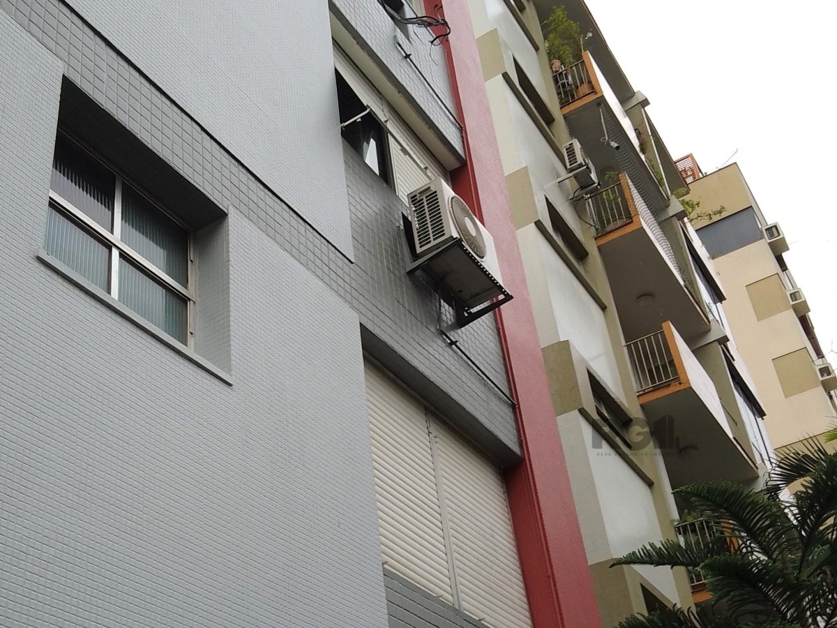 Apartamento à venda com 93m², 3 quartos, 1 suíte, 1 vaga no bairro Santana em Porto Alegre - Foto 1