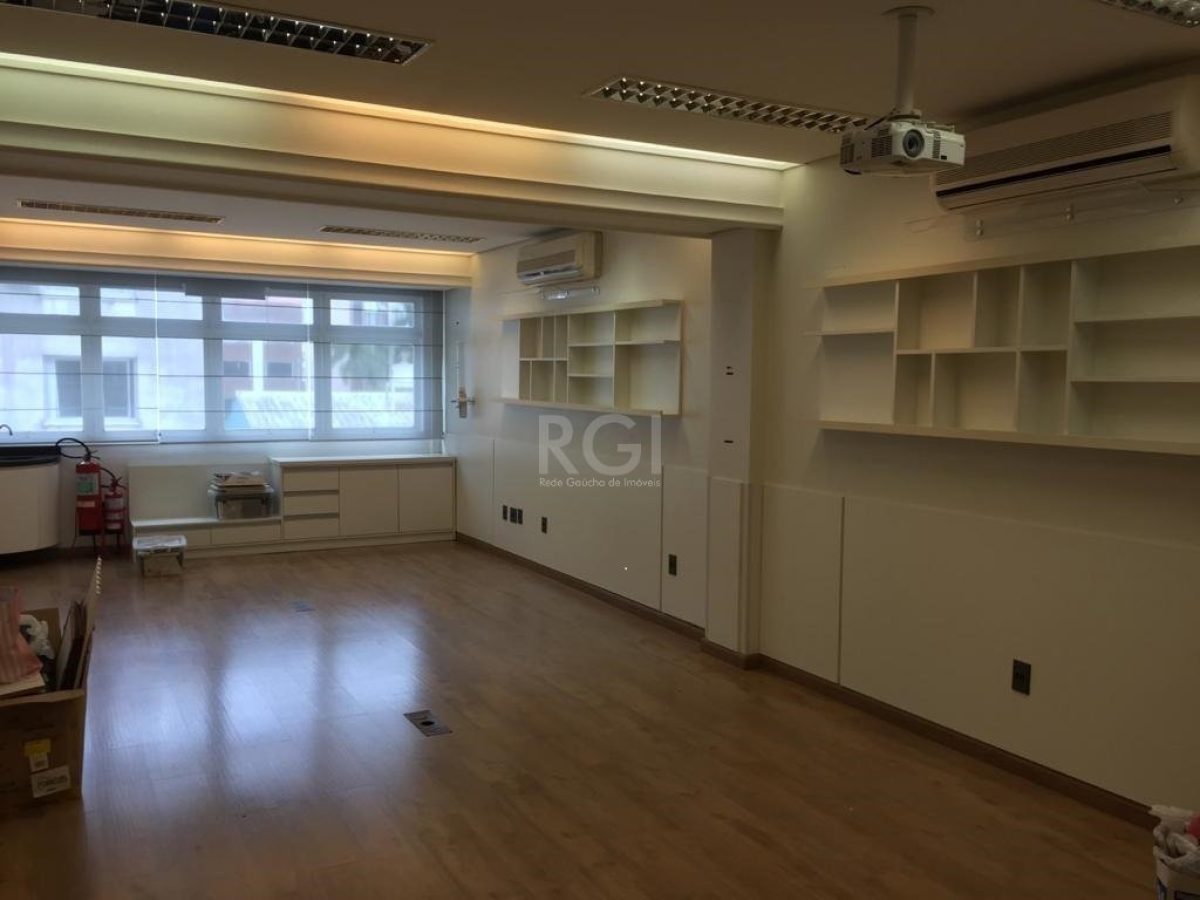 Conjunto/Sala à venda com 73m² no bairro Petrópolis em Porto Alegre - Foto 1