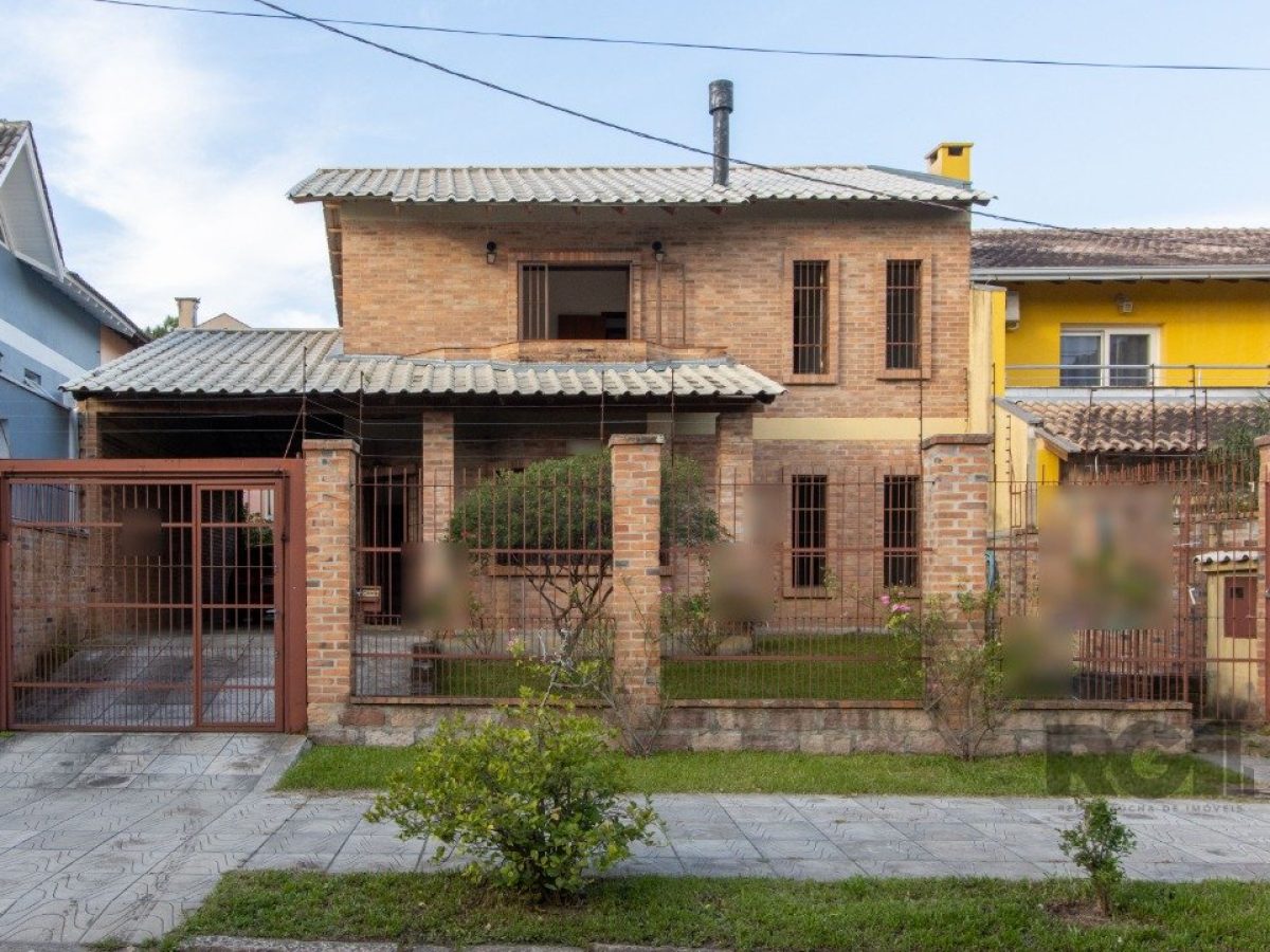 Casa à venda com 267m², 4 quartos, 1 suíte, 4 vagas no bairro Ipanema em Porto Alegre - Foto 1