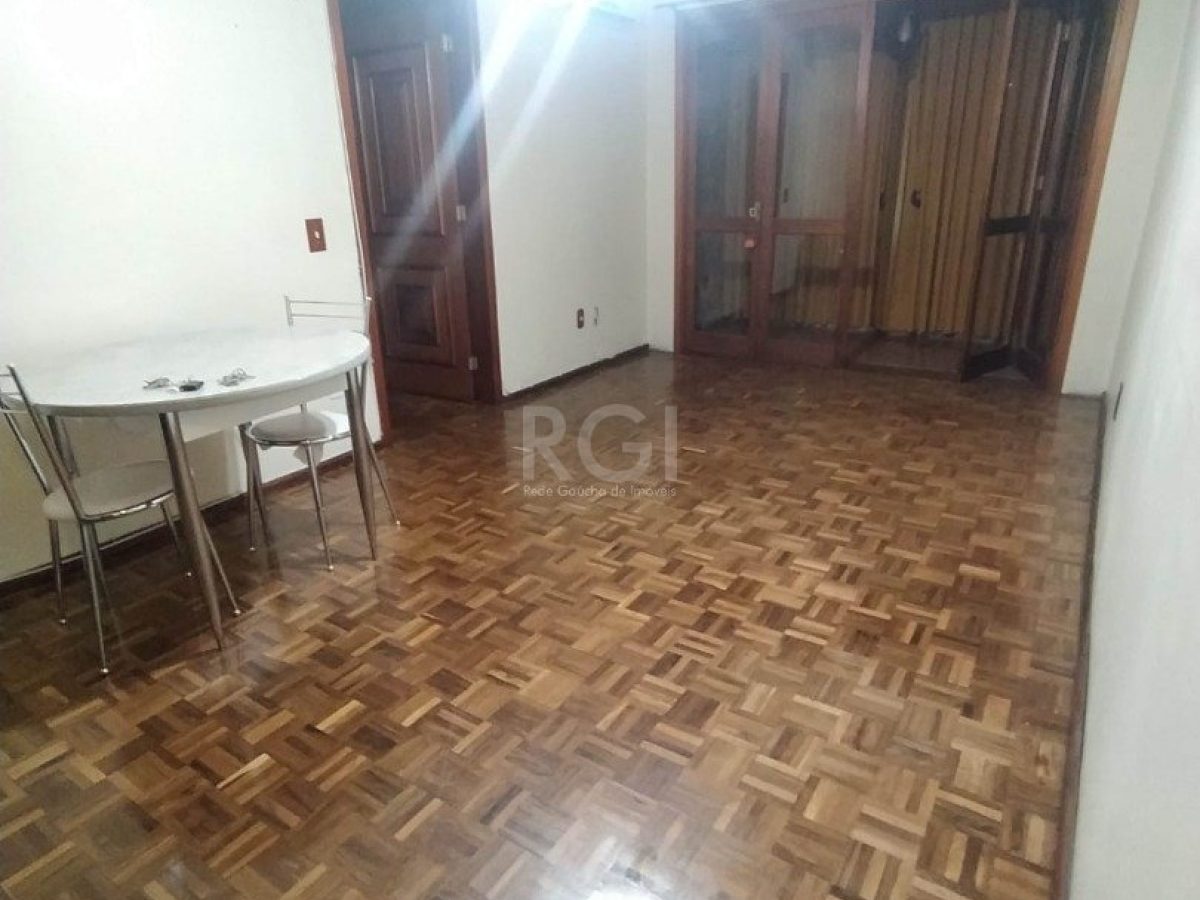 Apartamento à venda com 99m², 3 quartos, 1 vaga no bairro Navegantes em Porto Alegre - Foto 1