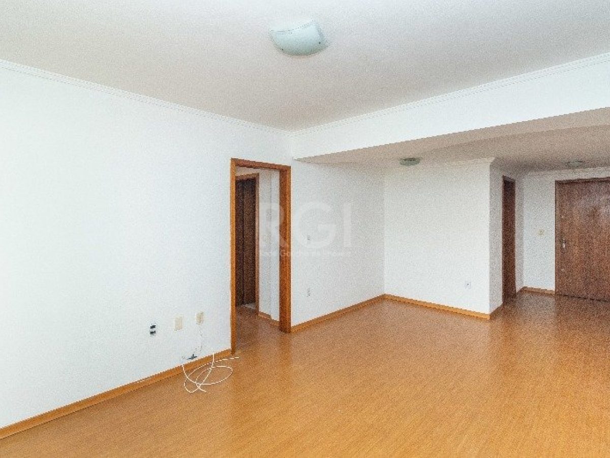 Apartamento à venda com 96m², 2 quartos, 1 suíte, 1 vaga no bairro Vila Ipiranga em Porto Alegre - Foto 1