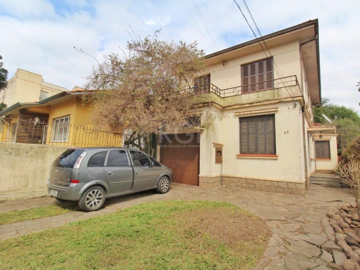 Casa à venda com 250m², 4 quartos, 3 vagas no bairro Glória em Porto Alegre - Foto 1