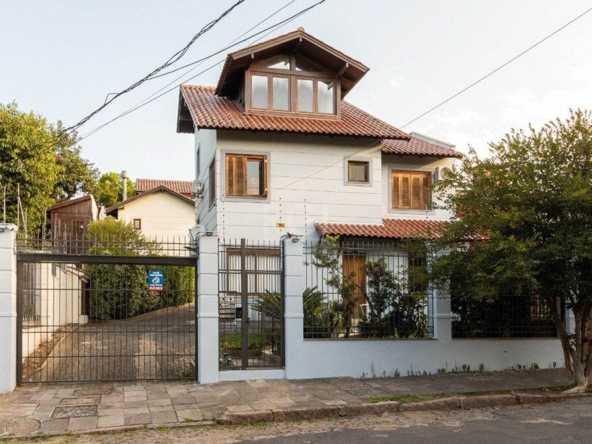 Casa Condominio à venda com 217m², 3 quartos, 1 suíte, 2 vagas no bairro Tristeza em Porto Alegre - Foto 1