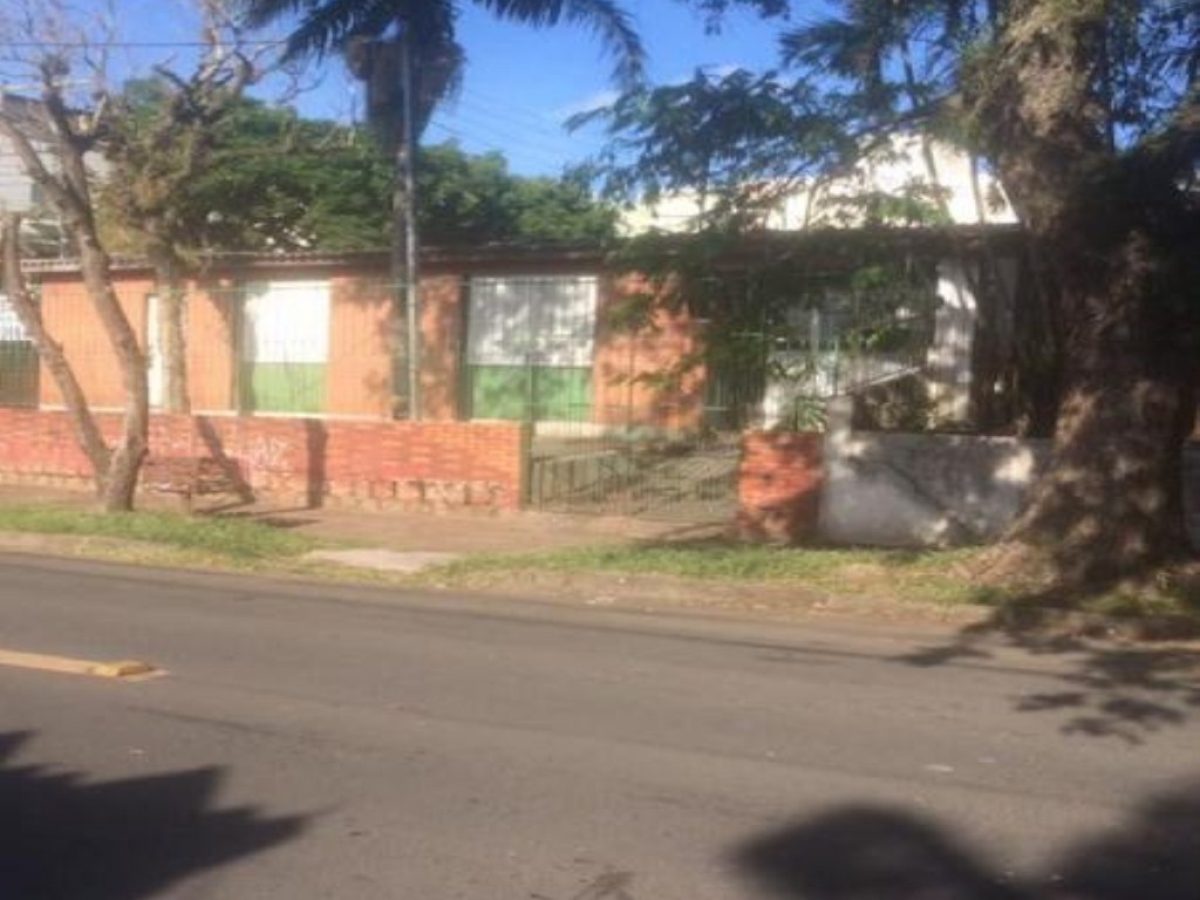 Casa à venda com 100m², 3 quartos, 2 vagas no bairro Glória em Porto Alegre - Foto 1