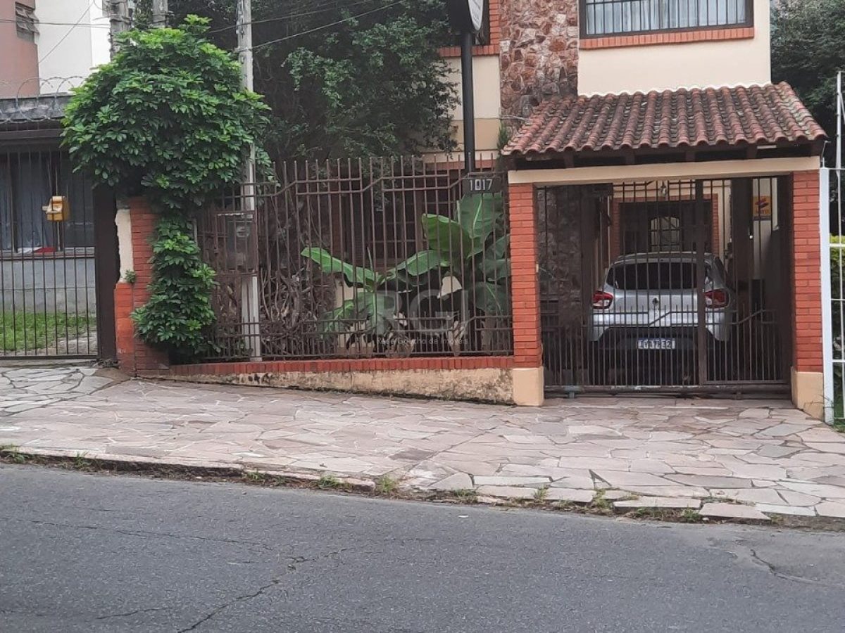 Casa à venda com 347m², 5 quartos, 2 suítes, 3 vagas no bairro São João em Porto Alegre - Foto 1