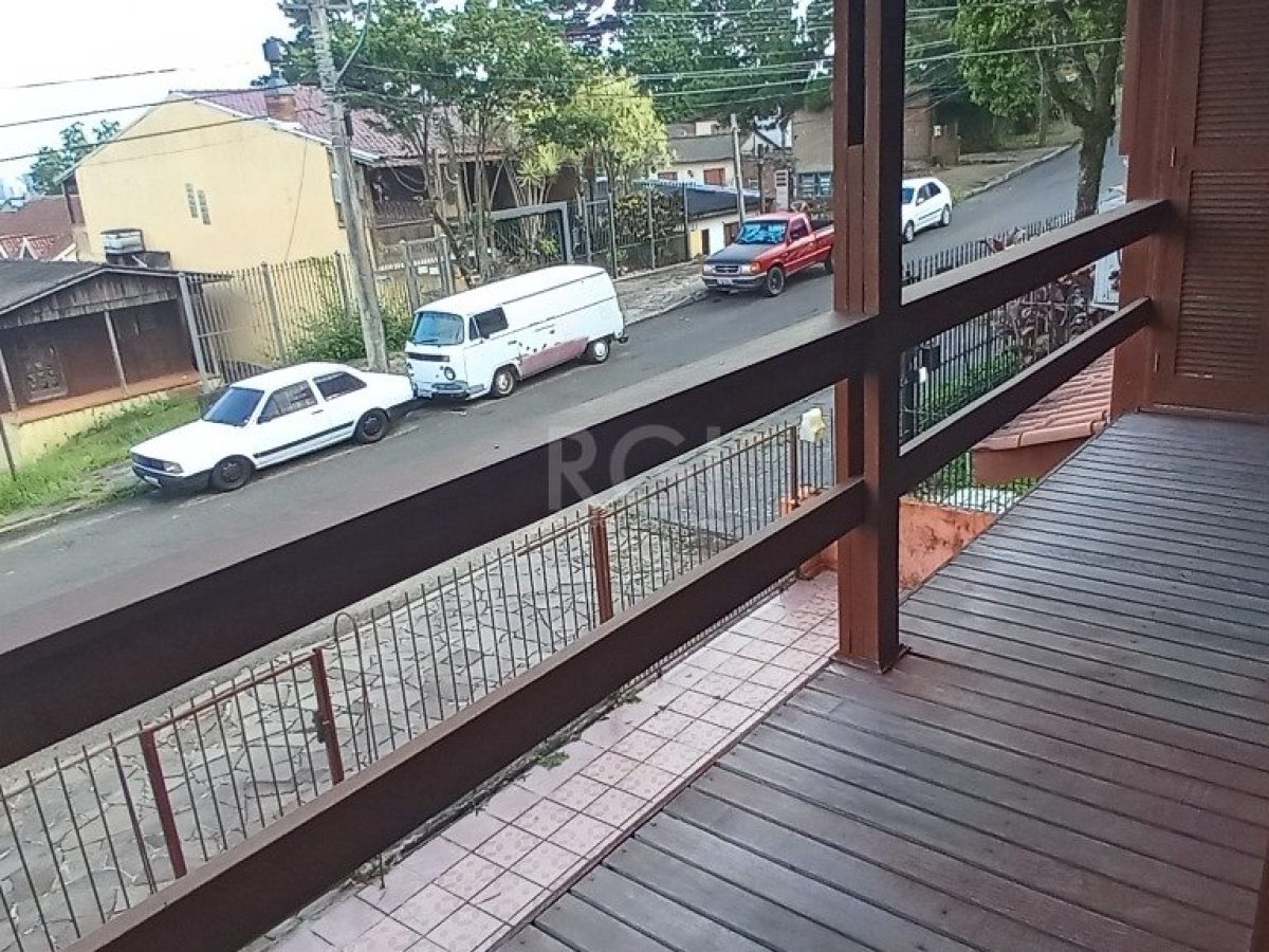 Casa à venda com 107m², 3 quartos, 2 vagas no bairro Tristeza em Porto Alegre - Foto 1