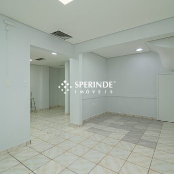 Casa Comercial para alugar com 280m², 2 vagas no bairro Rio Branco em Porto Alegre