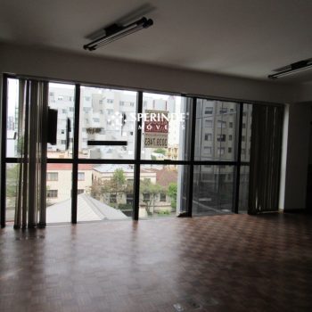 Sala para alugar com 112m², 1 vaga no bairro Centro em Caxias do Sul