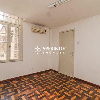 Sala para alugar com 131m² no bairro Centro em Porto Alegre