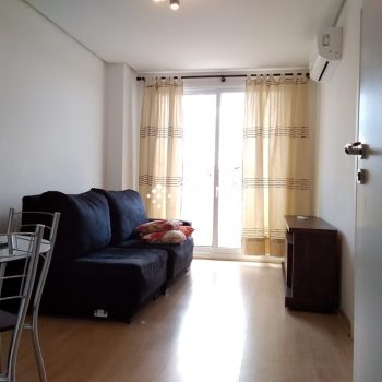 Apartamento para alugar com 40m², 1 quarto, 1 vaga no bairro Lurdes em Caxias do Sul