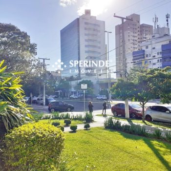 Sala para alugar com 29m², 1 vaga no bairro Santana em Porto Alegre