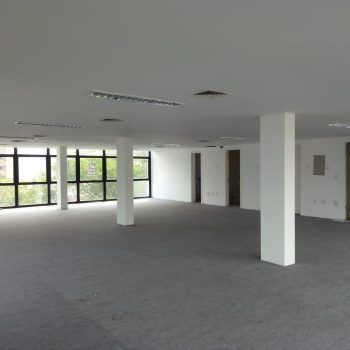 Sala para alugar com 161m², 2 vagas no bairro Auxiliadora em Porto Alegre