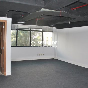 Sala para alugar com 47m², 2 vagas no bairro Auxiliadora em Porto Alegre