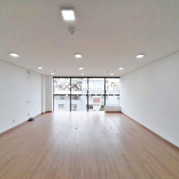 Sala para alugar com 44m², 1 vaga no bairro Independência em Porto Alegre