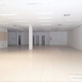 Casa Comercial para alugar com 284m², 1 quarto no bairro Partenon em Porto Alegre