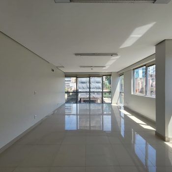 Sala para alugar com 52m² no bairro Auxiliadora em Porto Alegre