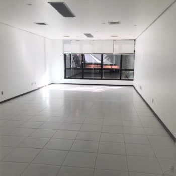 Sala para alugar com 57m² no bairro Floresta em Porto Alegre