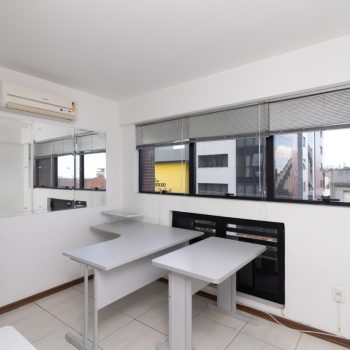 Sala para alugar com 35m², 1 quarto no bairro Passo d'Areia em Porto Alegre