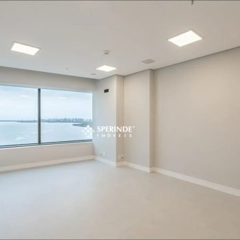 Sala para alugar com 34m², 1 vaga no bairro Cristal em Porto Alegre