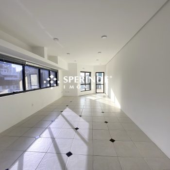 Sala para alugar com 35m², 1 vaga no bairro Rio Branco em Porto Alegre