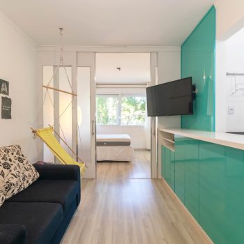 Apartamento para alugar com 35m², 1 quarto, 1 vaga no bairro Cristo Redentor em Porto Alegre