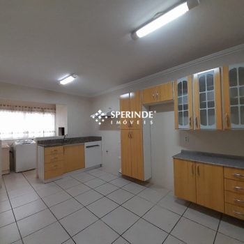 Apartamento para alugar com 80m², 2 quartos, 1 vaga no bairro Madri em Caxias do Sul