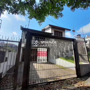 Casa para alugar com 380m², 3 quartos, 3 vagas no bairro Panazzolo em Caxias do Sul